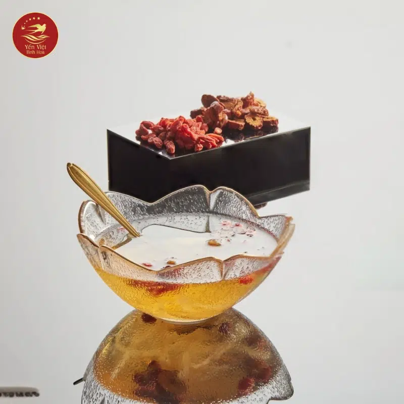 Cách Chưng Yến Cho Bé Đúng Cách